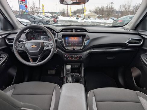Used 2023 Chevrolet TrailBlazer LT w/ Convenience Package image 11