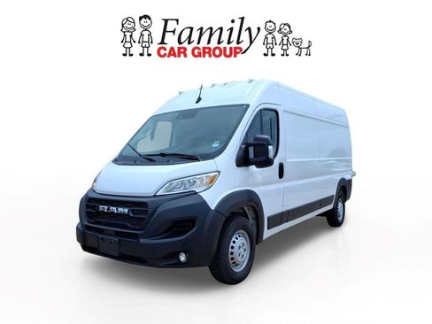Used 2024 RAM ProMaster 2500 w/ Convenience Group FWD image 1