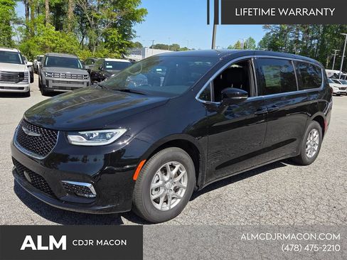 New 2026 Chrysler Pacifica Select FWD image 4