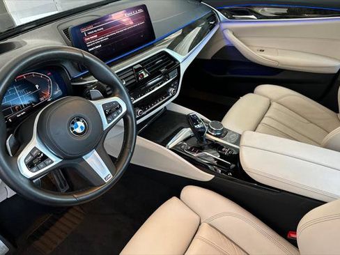Used 2023 BMW 530i w/ M Sport Package RWD image 9