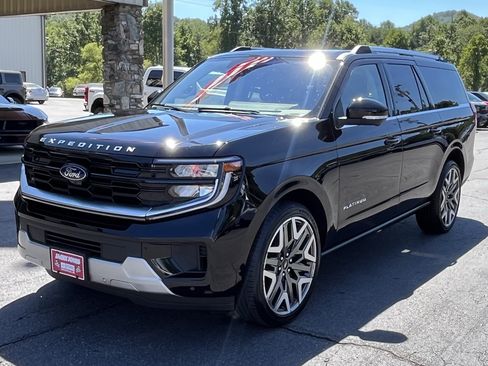 Certified 2025 Ford Expedition Max Platinum w/ Platinum Ultimate Package AWD/4WD image 2
