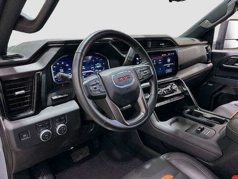 Used 2024 GMC Sierra 2500 AT4 w/ AT4 Premium Plus Package AWD/4WD image 9