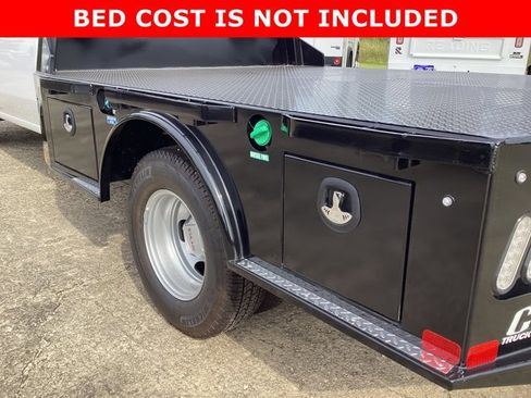 New 2025 GMC Sierra 3500 Pro w/ Convenience Package image 13