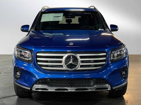 New 2025 Mercedes-Benz GLB 250 4MATIC image 2