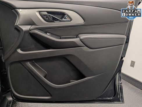 Used 2023 Chevrolet Traverse LT FWD image 34