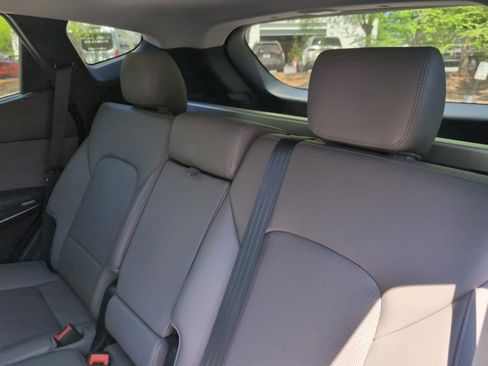 Used 2017 Hyundai Santa Fe Sport image 19