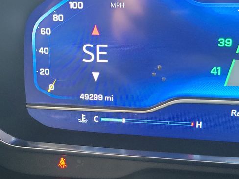 Used 2023 Chevrolet Suburban High Country image 31