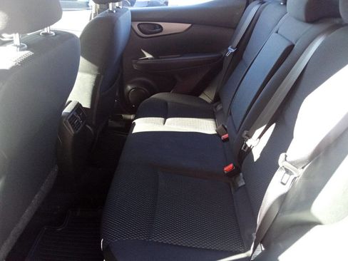 Used 2018 Nissan Rogue Sport S image 14