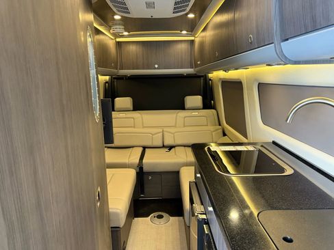 Used 2022 Mercedes-Benz Sprinter 3500 w/ Parking Package image 59