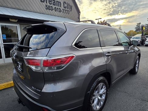 Used 2015 Toyota Highlander XLE AWD/4WD image 5