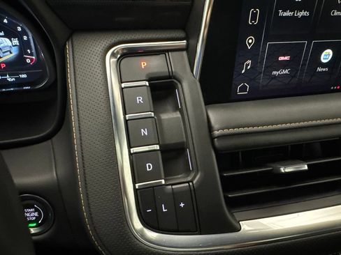 Used 2024 GMC Yukon AT4 w/ Technology Package AWD/4WD image 45