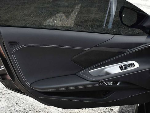 Used 2025 Chevrolet Corvette Z06 RWD image 39