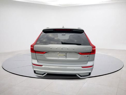 Used 2025 Volvo XC60 B5 Plus image 24