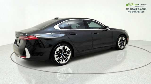 Used 2024 BMW i5 eDrive40i w/ M Sport Package RWD image 9