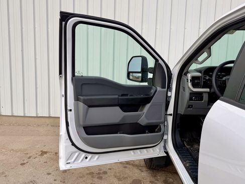 New 2026 Ford F550 4x4 Crew Cab image 13