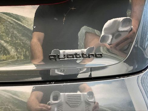 Used 2023 Audi e-tron Premium Plus w/ Premium Plus Package image 10