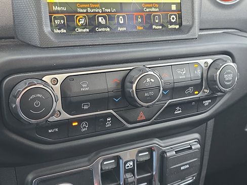 Used 2022 Jeep Gladiator Mojave w/ LED Lighting Group image 18