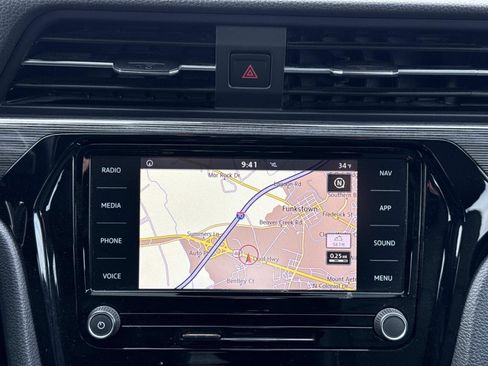 Used 2021 Volkswagen Passat 2.0T R-Line image 10