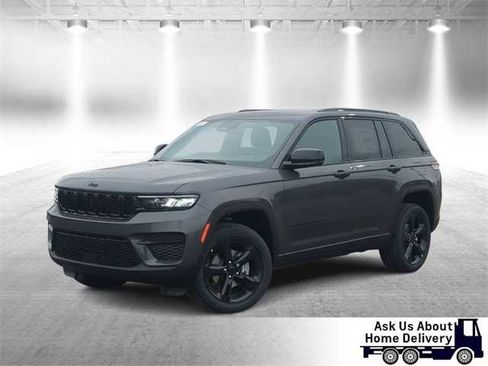 New 2025 Jeep Grand Cherokee Altitude image 1