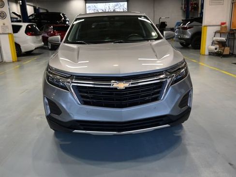 Used 2024 Chevrolet Equinox LT image 2