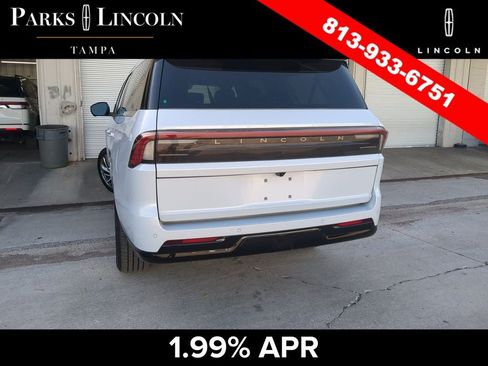 Used 2025 Lincoln Navigator L Reserve AWD/4WD image 9