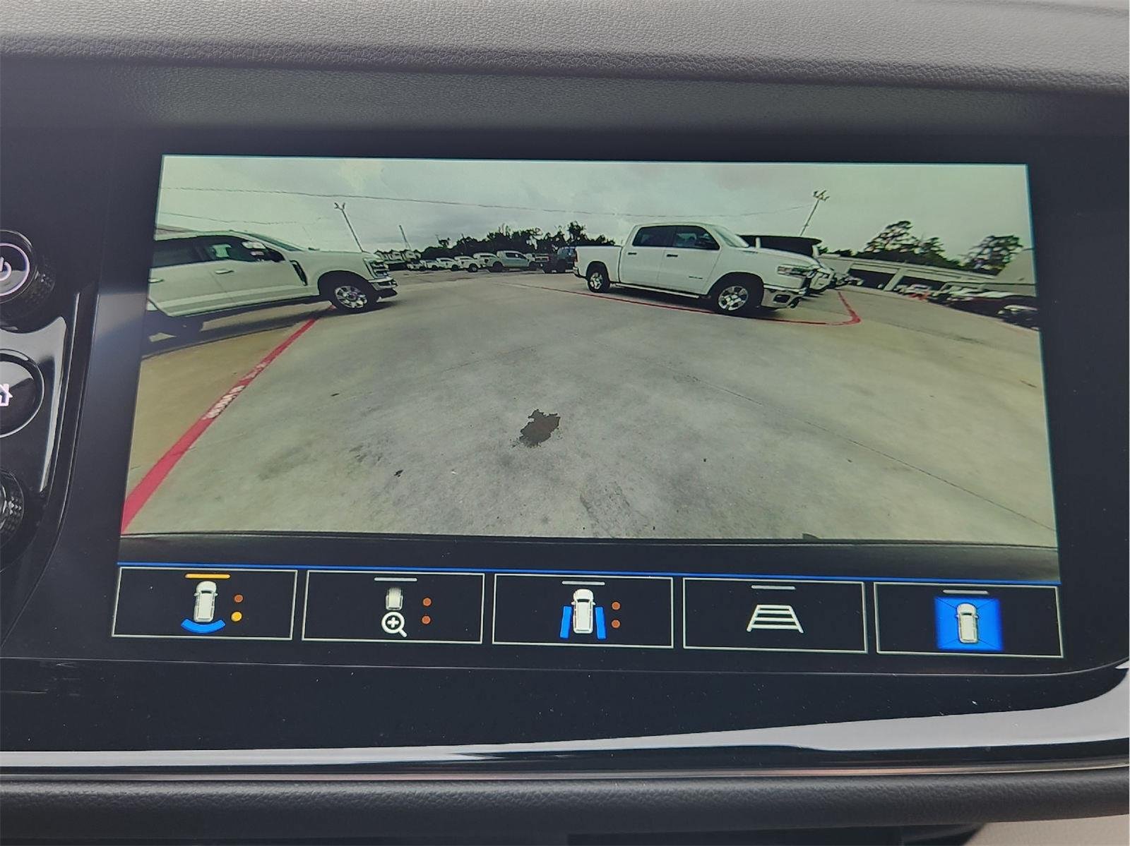 Used 2023 Buick Envision Avenir AWD/4WD image 18