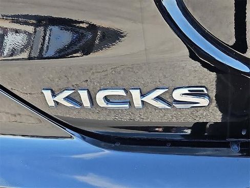 Used 2024 Nissan Kicks SV image 14