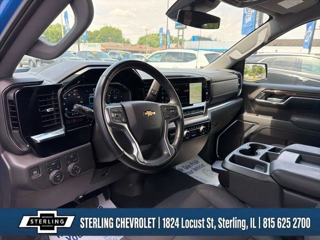 Used 2025 Chevrolet Silverado 1500 LT AWD/4WD image 10
