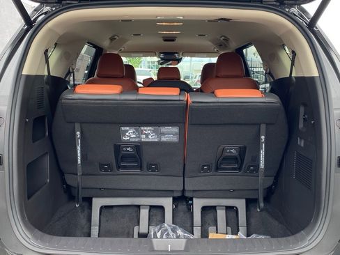 New 2026 Kia Carnival EX FWD image 23