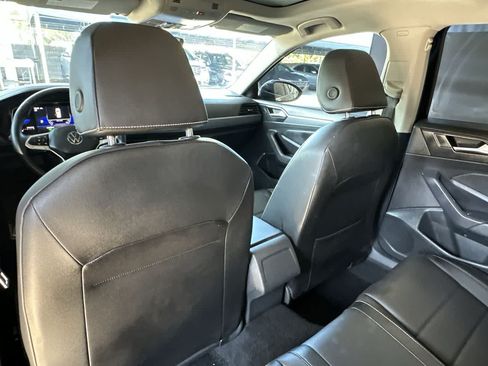 Used 2022 Volkswagen Jetta SE FWD image 23