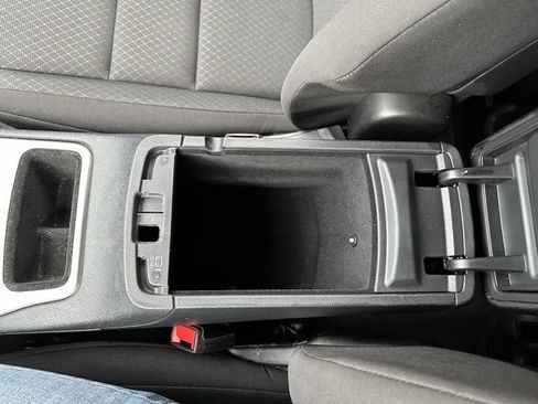 Used 2020 Jeep Grand Cherokee Laredo image 32