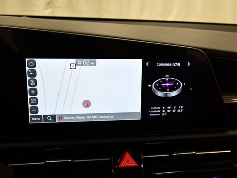 Certified 2025 Kia Niro EX Touring FWD image 25
