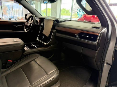 Used 2025 GMC Yukon Denali AWD/4WD image 62
