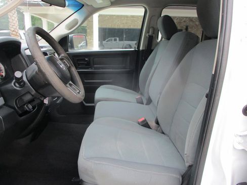 Used 2018 RAM 1500 Express RWD image 16