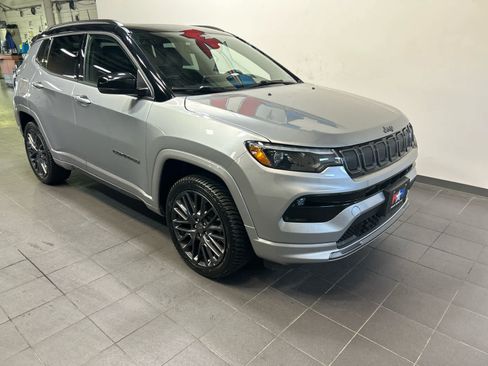 Used 2022 Jeep Compass High Altitude AWD/4WD image 2