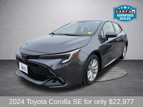 Used 2024 Toyota Corolla SE w/ SE Package image 8