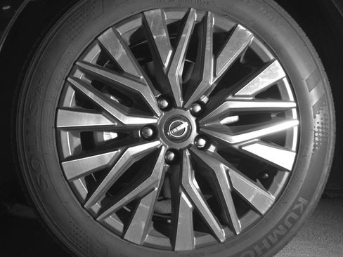 Used 2025 Nissan Altima 2.5 SV image 12