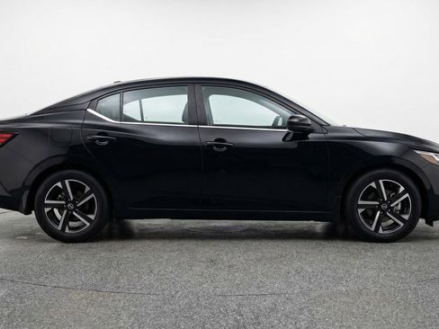Used 2025 Nissan Sentra SV image 11