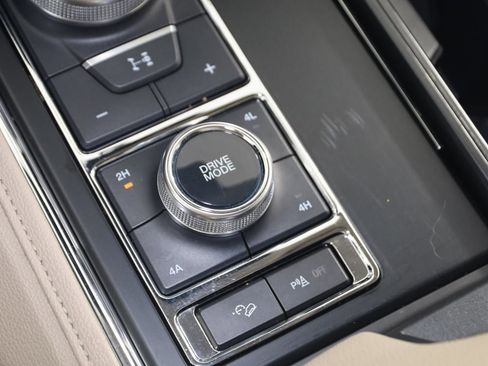 Used 2022 Ford Expedition XLT image 26