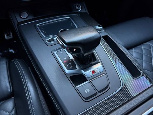 Used 2018 Audi SQ5 Premium Plus w/ Navigation Package image 28