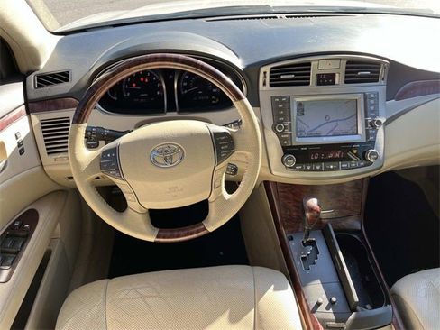 Used 2011 Toyota Avalon Limited image 12
