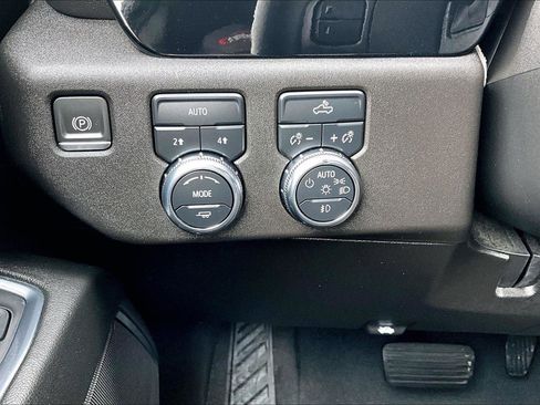 Used 2024 GMC Sierra 1500 Elevation image 33