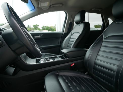 Used 2019 Ford Edge SEL w/ Equipment Group 201A FWD image 6