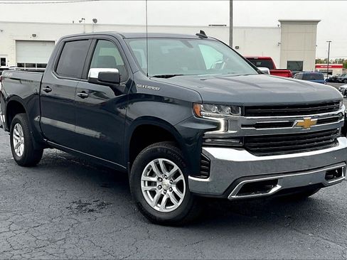 Used 2021 Chevrolet Silverado 1500 LT AWD/4WD image 37