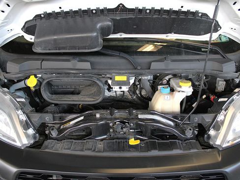 Used 2025 RAM ProMaster 2500 w/ Convenience Group FWD image 33