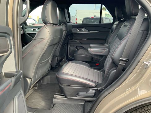 Used 2026 Ford Explorer ST-Line w/ ST-Line Street Pack AWD/4WD image 10