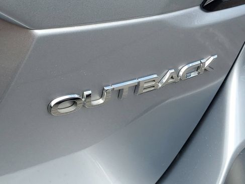 Used 2025 Subaru Outback Premium AWD/4WD image 8