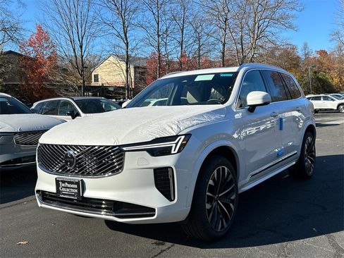 New 2026 Volvo XC90 B6 Plus w/ Protection Package Premier image 5