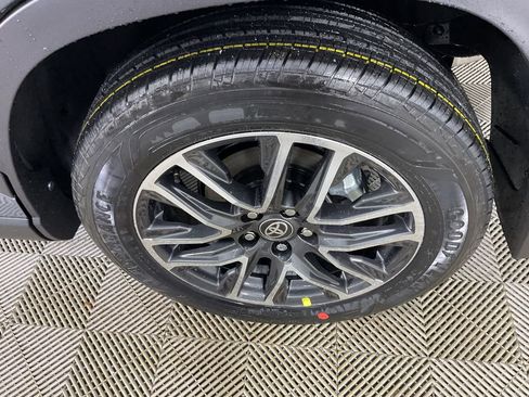 New 2026 Toyota Corolla Cross XLE image 5