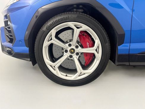Used 2022 Lamborghini Urus AWD/4WD image 33